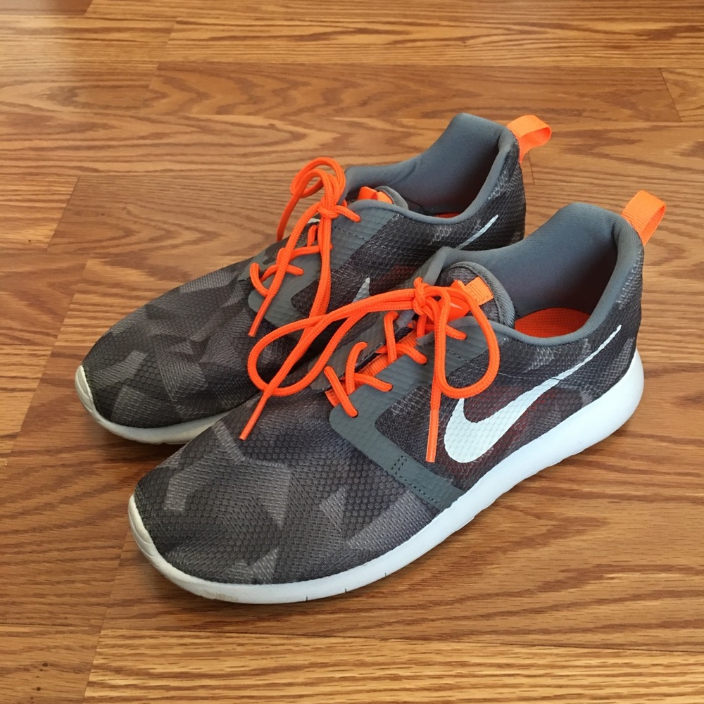 Youth Nike Gray & Orange Roshe Sneakers
